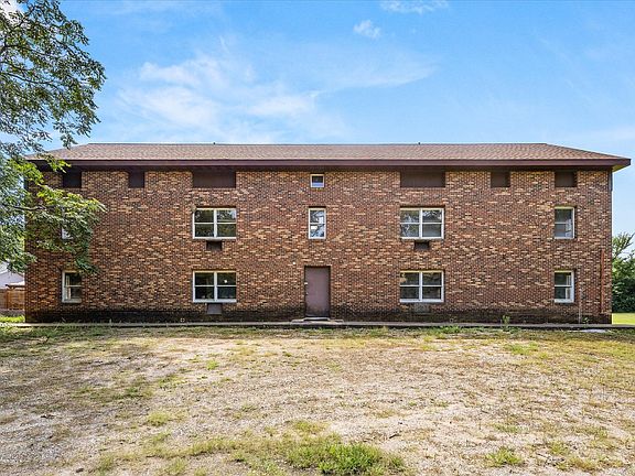 4th image of 170 Round House St
