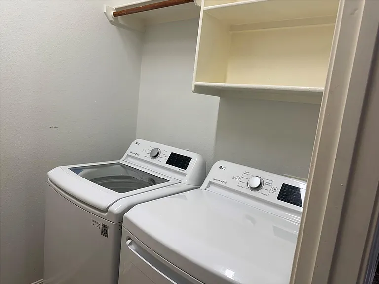 15228 Fernhill Dr — Photo 10