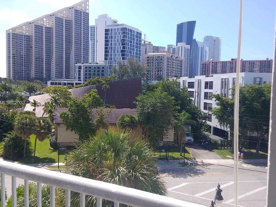 1st image of 17800 Atlantic Blvd APT 506