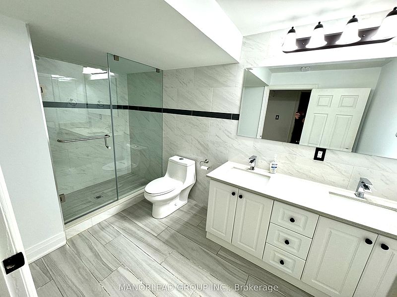 Toronto House for rent - 5 Bedrooms — photo 17