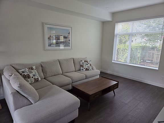 4th image of 33929 Barker Ct #25-1