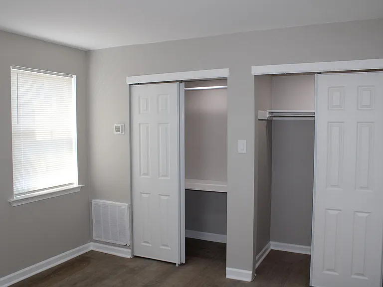 1533 Baltimore Ave — Photo 9