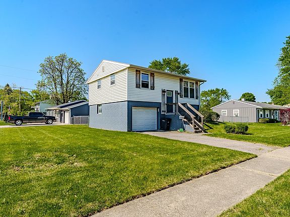3rd image of 2309 Shasta Dr