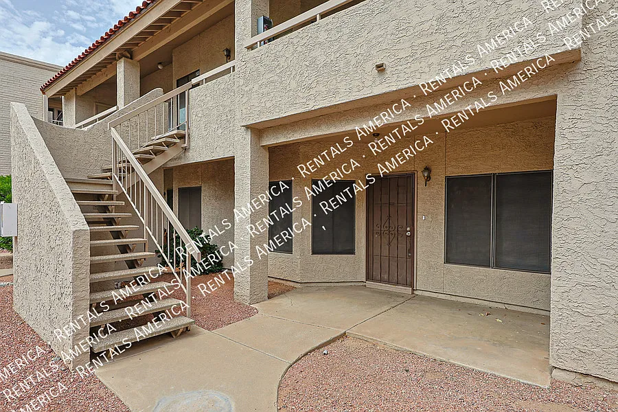 Move In Ready 2 Bedroom — Photo 2