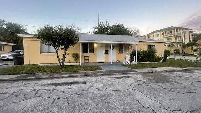 400 Metcalf Ct — Photo 64