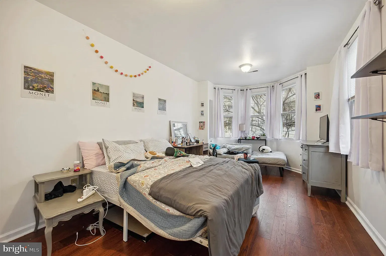 4 bed, 1498 sqft, $2,400 — Photo 1