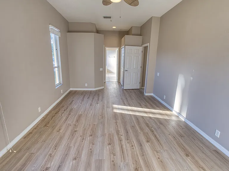 5919 32nd St E — Photo 24