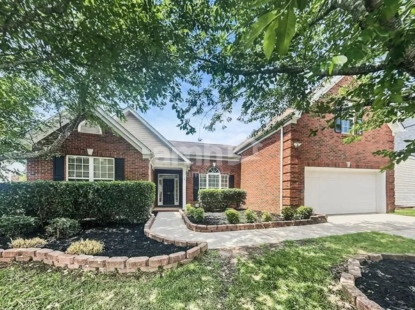 28 Smokehouse Dr, Simpsonville, SC 29681