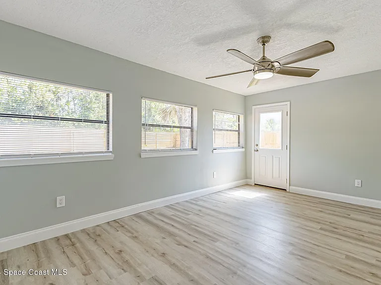 861 Furth Rd NW — Photo 10