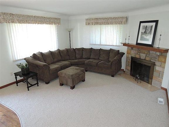 3rd image of 3545 Glaser Dr