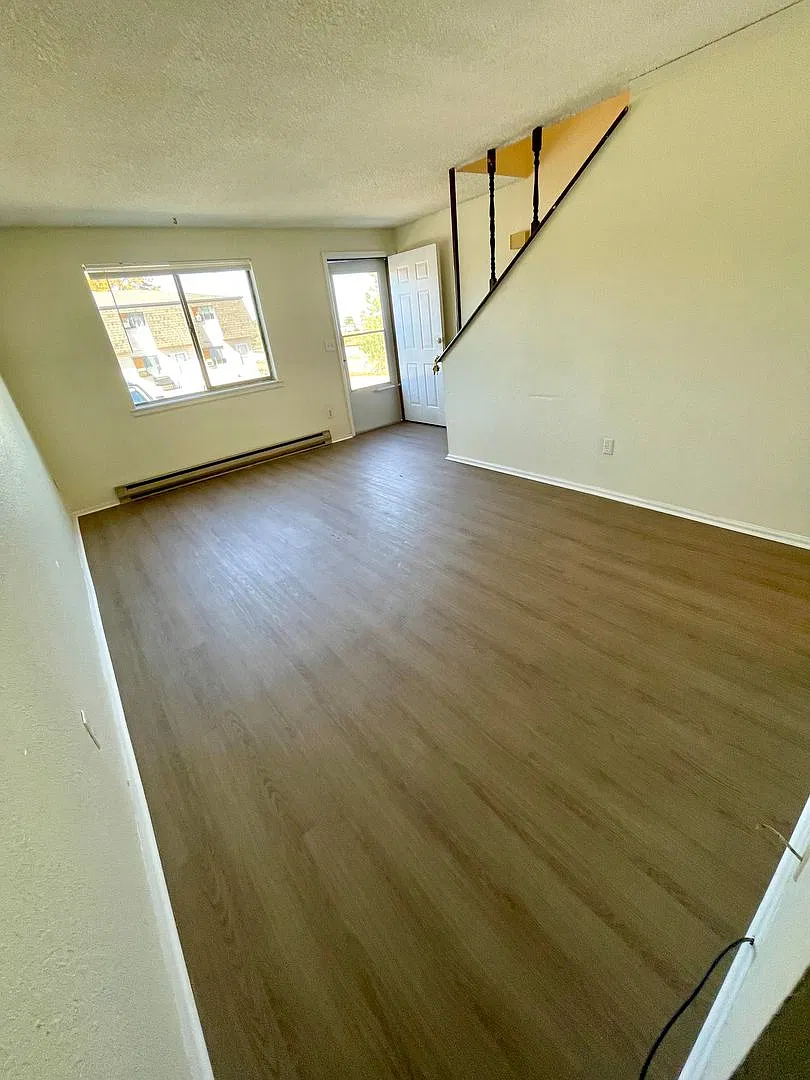 Lovely 2 Bedroom 1.5 Bath 2-Story Townhome - SW Loveland! — Photo 3