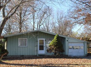 230 E Main St, Carlinville, IL