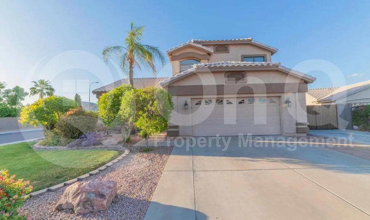 4 bed, 3.0 bath, 2004 sqft, $2,500 — Photo 1