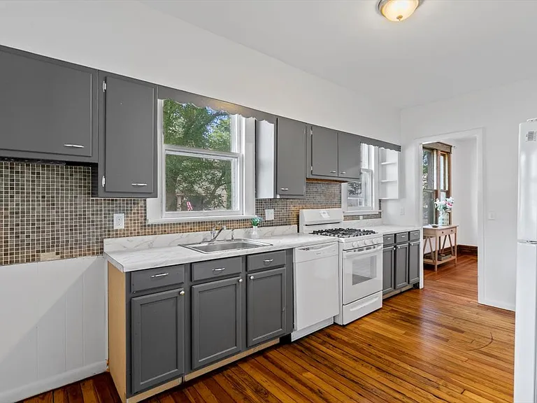 212 Maple St #1 — Photo 14