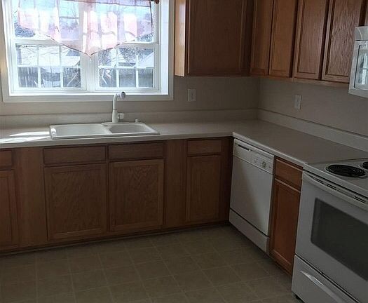 2nd image of 308 Glenlea Ln