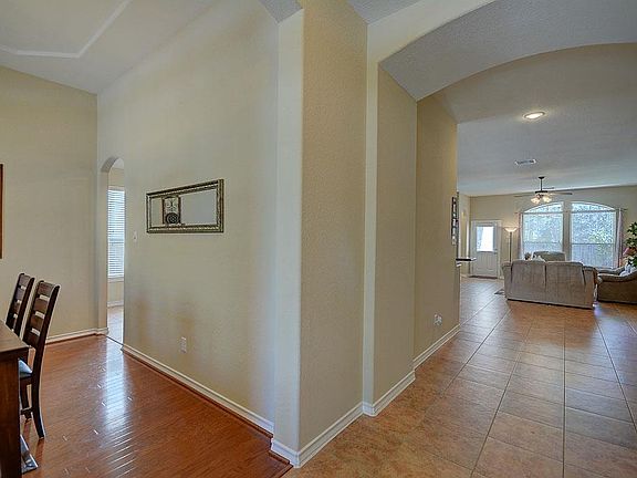 4th image of 15 E Montfair Blvd