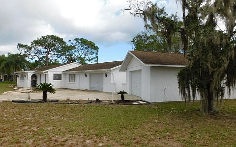 3rd image of 3056 Oleander Dr