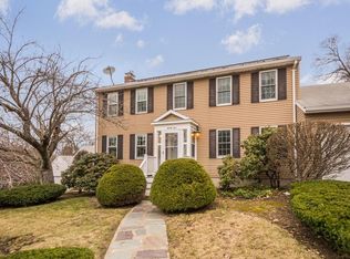 24 Whitwell St, Quincy, MA 02169
