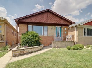 7718 Long Ave, Burbank, IL 60459