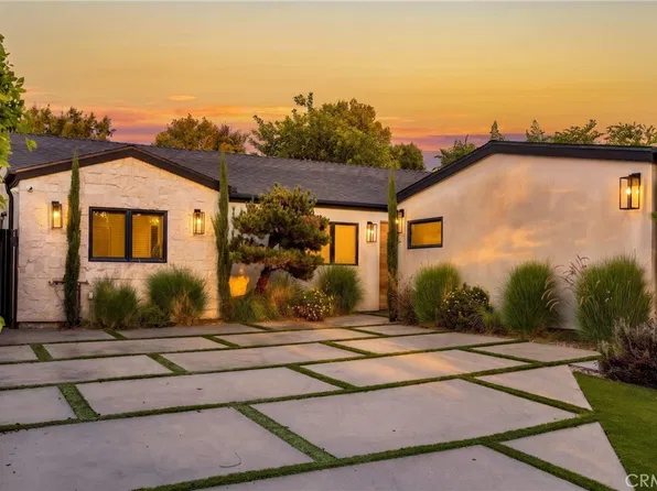 5305 Allott Ave, Van Nuys, CA 91401