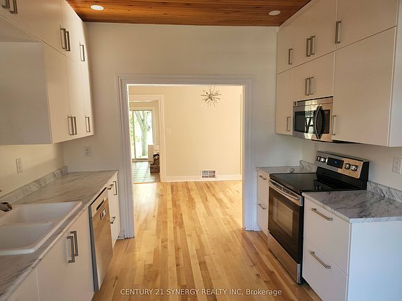 3rd image of 18 Wilton Cres