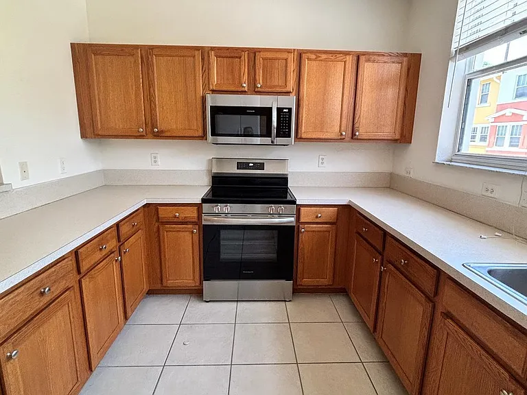 767 Millbrae Ct #2 — Photo 6
