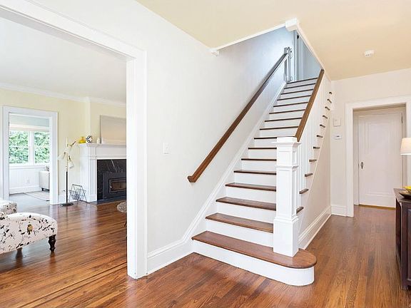 2nd image of 139 Highland Ave