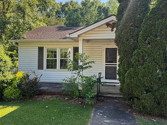 2nd image of 609 W Main St