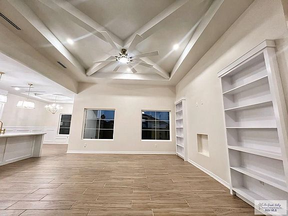 4th image of 108 Janet Cir