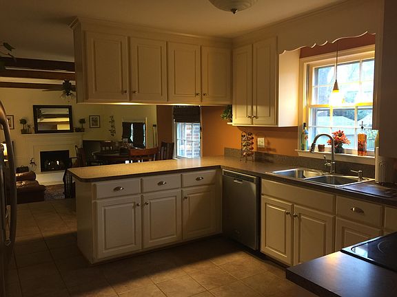 5th image of 81 Coachman Cir