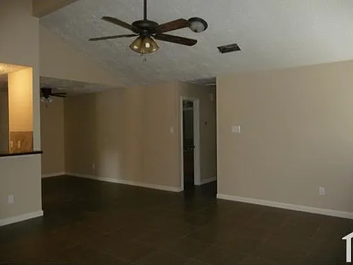 16505 Parkridge Ct — Photo 6