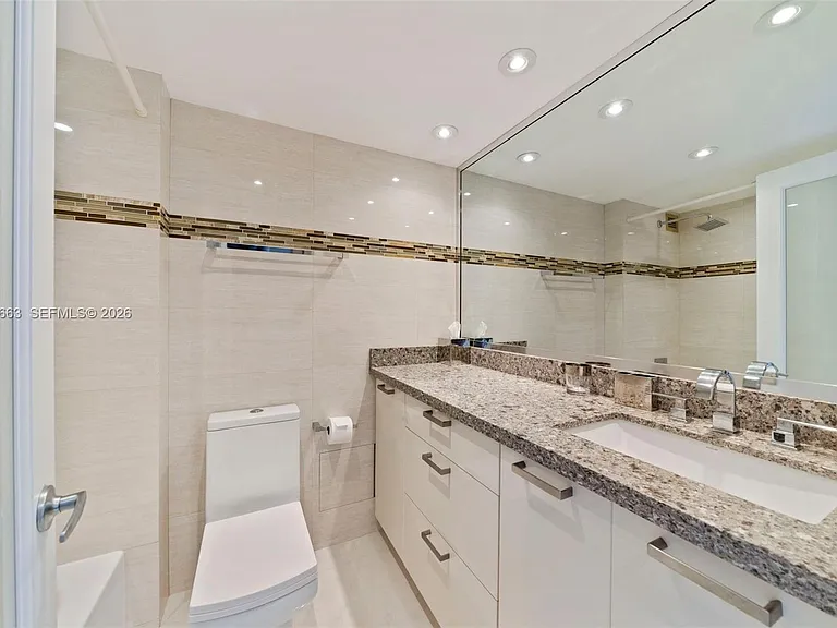 2301 Collins Ave #1210 — Photo 17