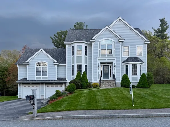 40 Regency Dr, Dracut, MA 01826