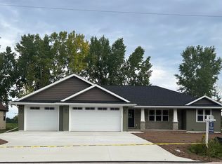 3841 Van Lanen Rd, Green Bay, WI 54311