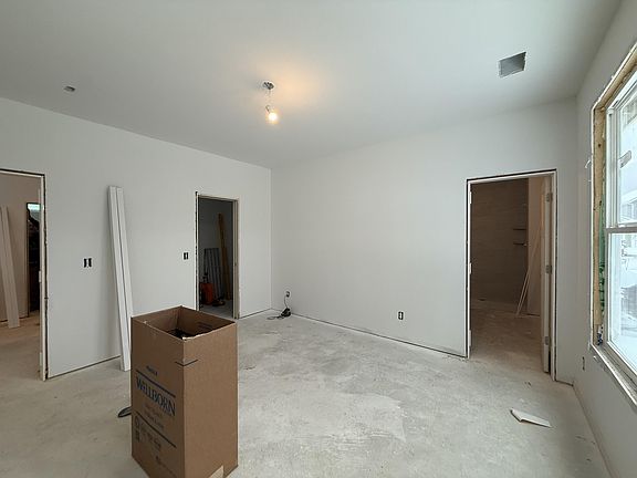 4th image of 1664 Thyme Dr SW