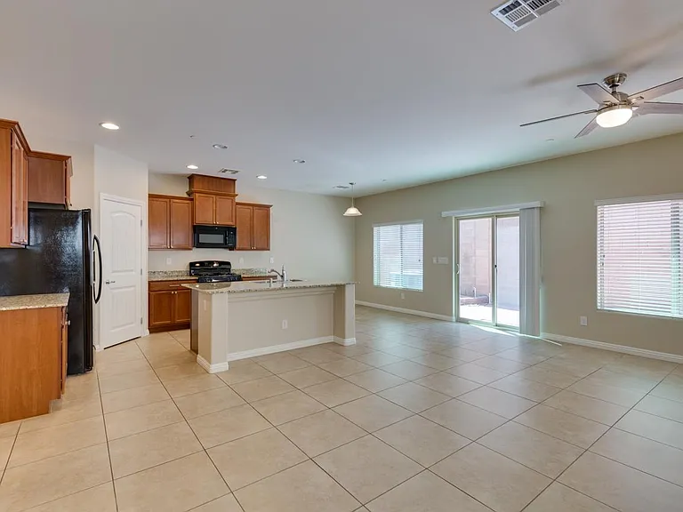 Open concept kitchen/great room/dinning room