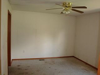 2nd image of 142 S Main St
