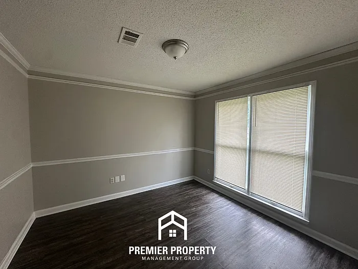 896 Cully Rd — Photo 4