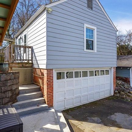 2nd image of 204 Woodrow Ave #B