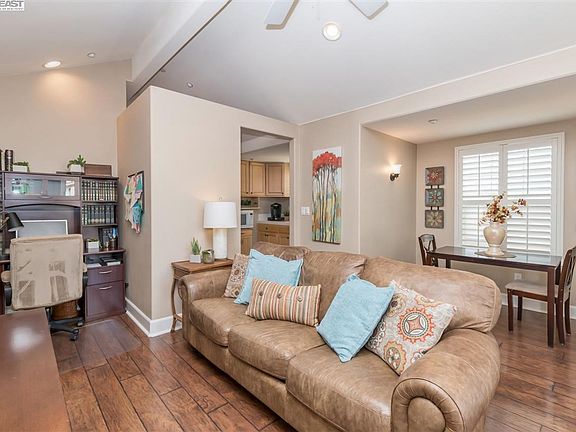 4th image of 3004 Lusitana Dr