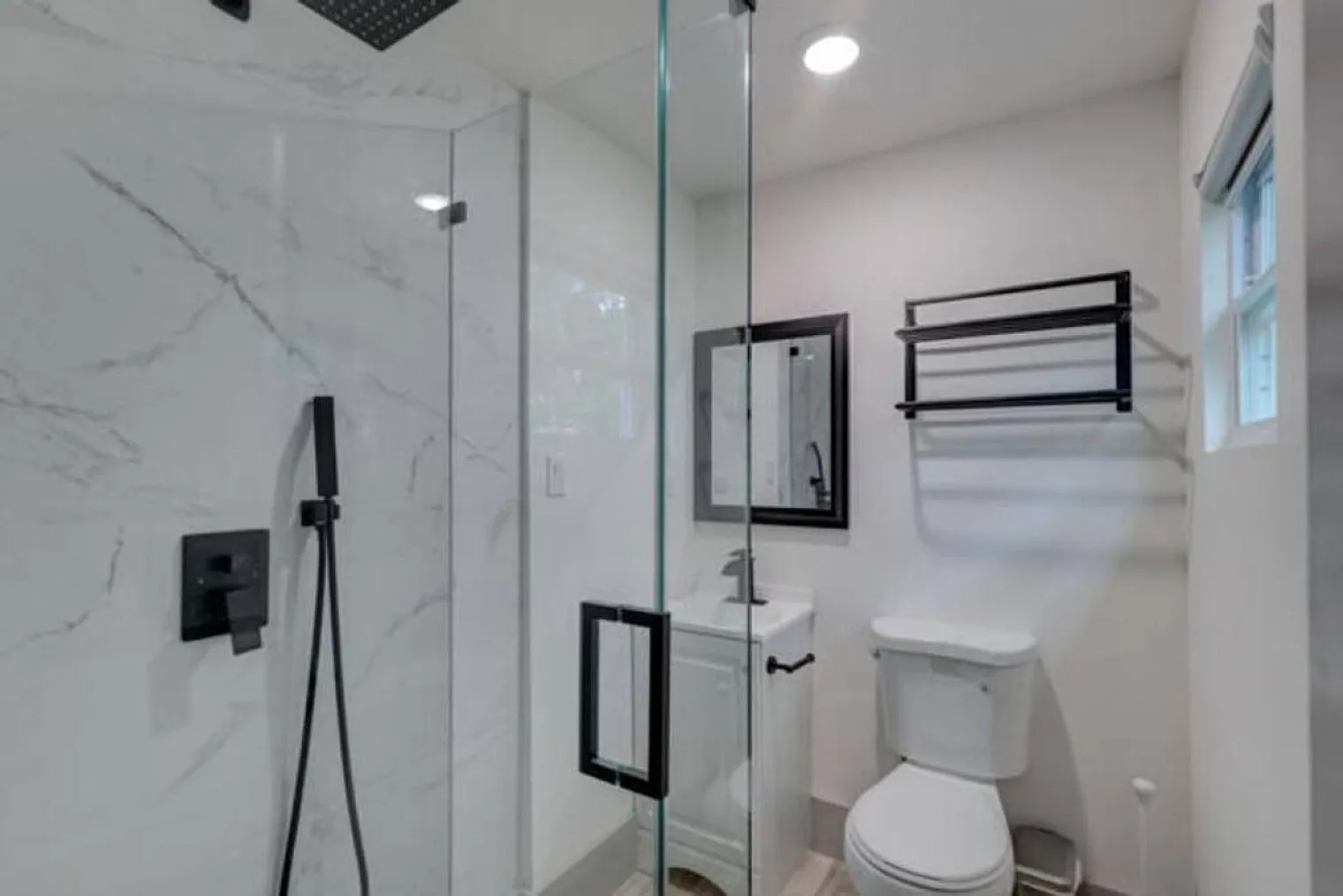 Studio, 1.0 bath, 645 sqft, $2,266 — Photo 3