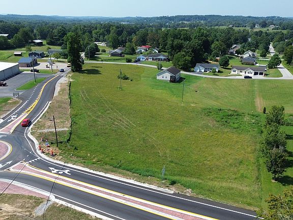 3rd image of 3780 Barbourville Rd