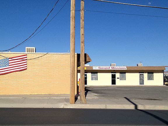 2nd image of 2920 N Piedras St Ste D