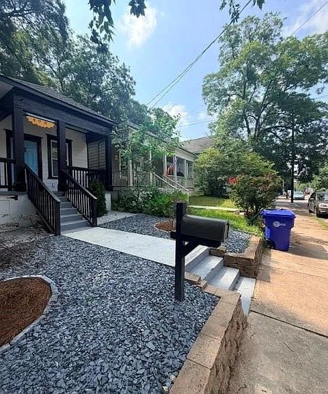 498 Connally St SE — Photo 3