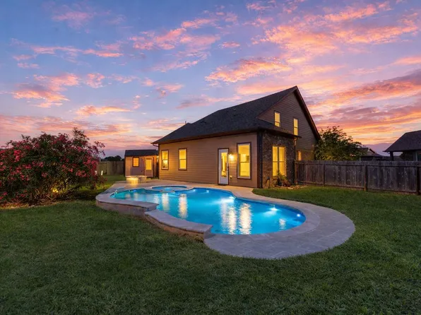 434 Bay Grove Ln, La Porte, TX 77571