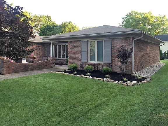 5th image of 3018 Hayfield Dr