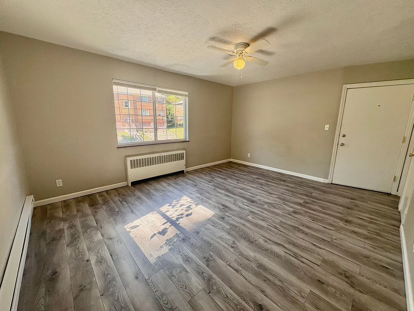 Studio, 1.0 bath, $800 — Photo 3