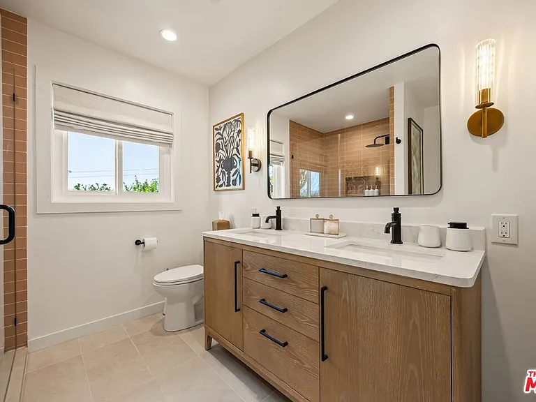 107 Alto Dr — Photo 32
