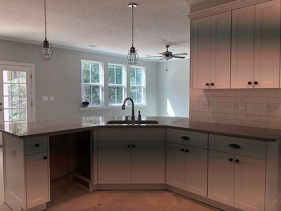 5th image of 247 Caroleton Drive Grovetown