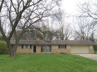 325 Wimpole Dr, Rochester Hills, MI 48309